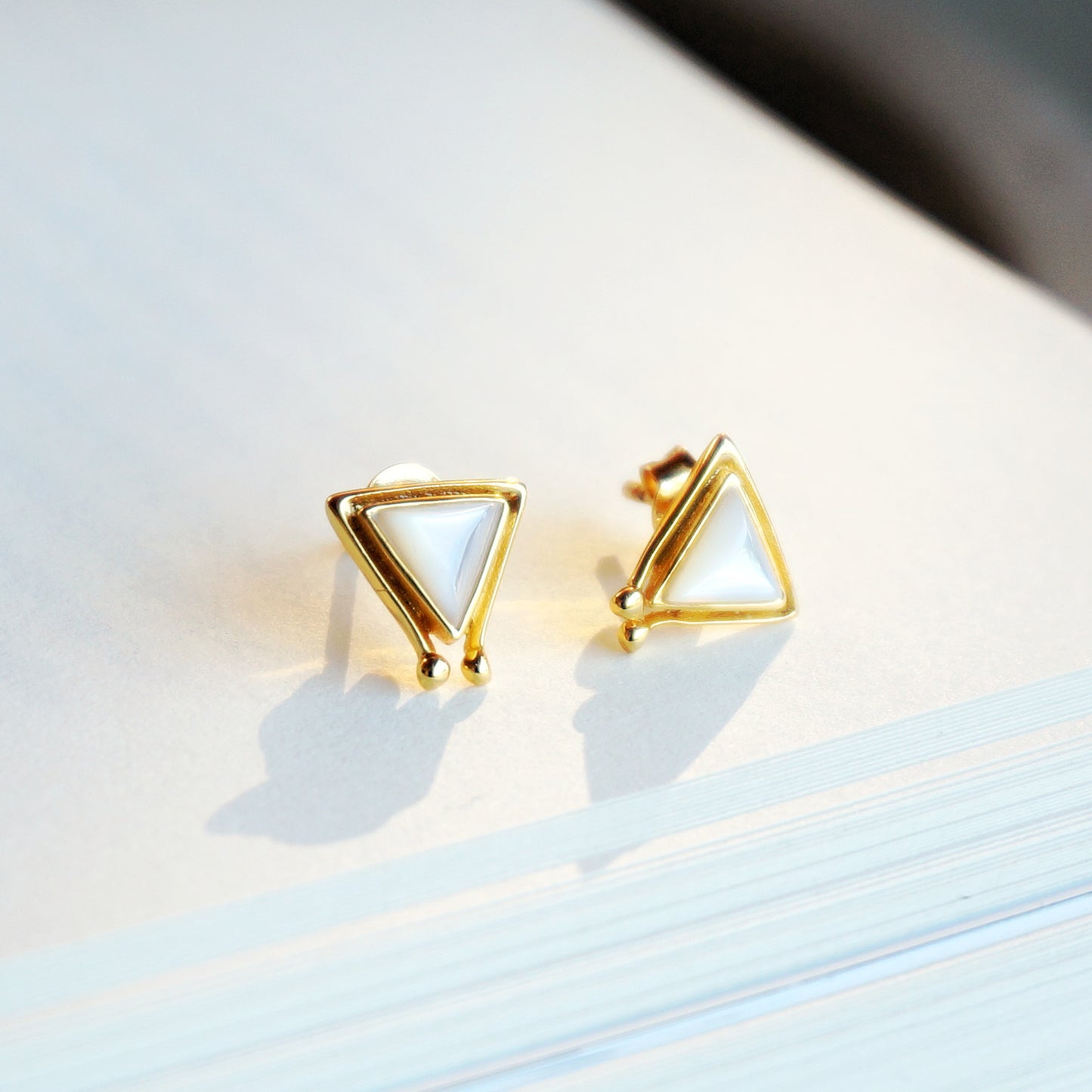 Hanale 18k Gold Earrings - Mother of pearl