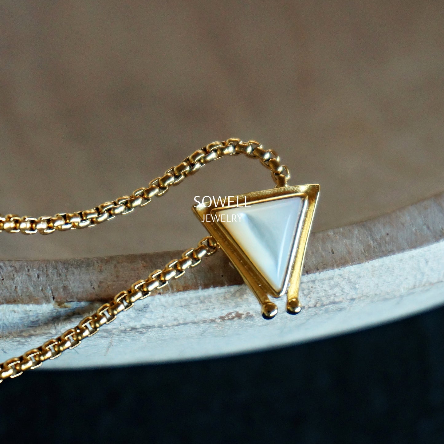 18K Gold Hanale Necklace - Mother Of Pearl