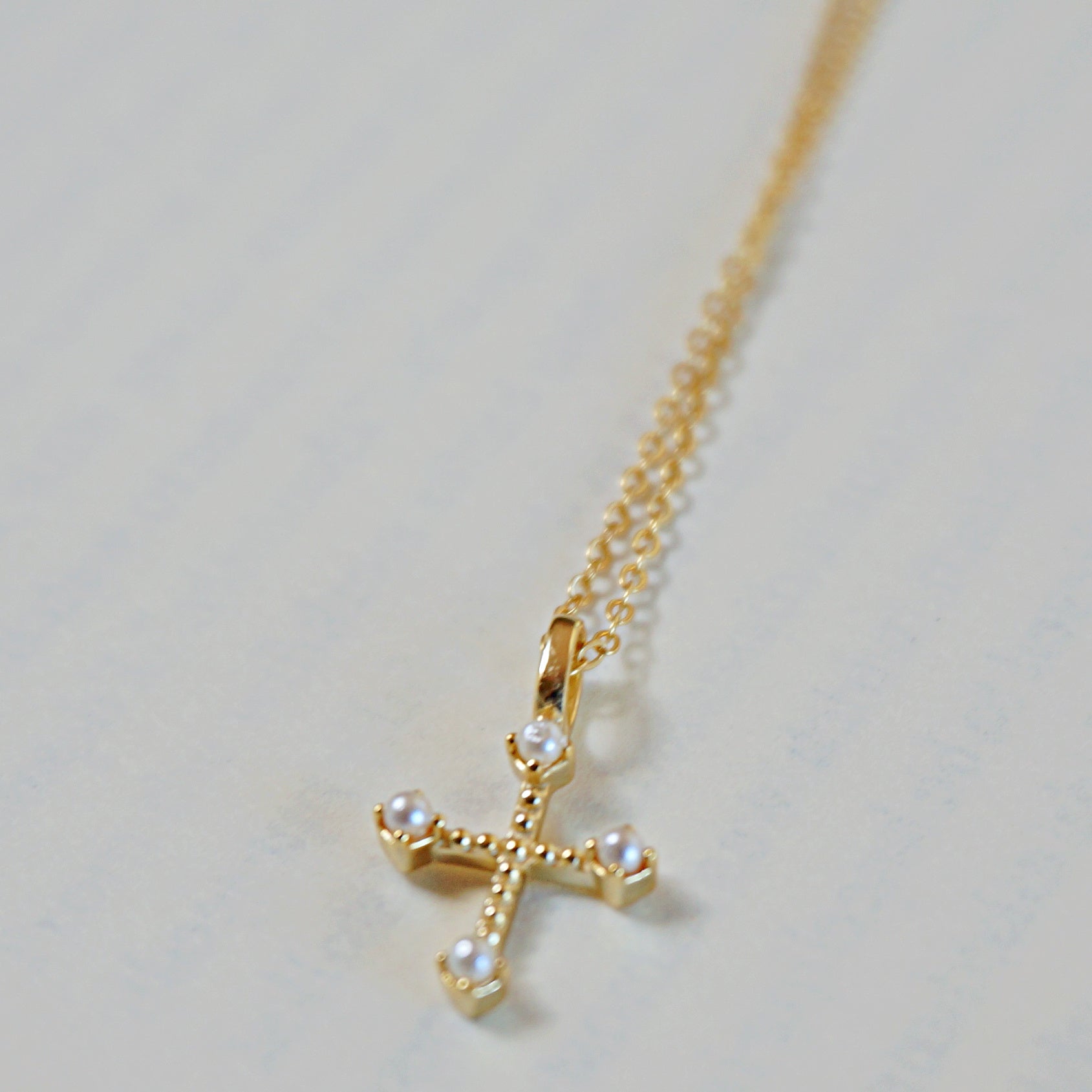 Amara Gold Cross Necklace – SOWELL JEWELRY