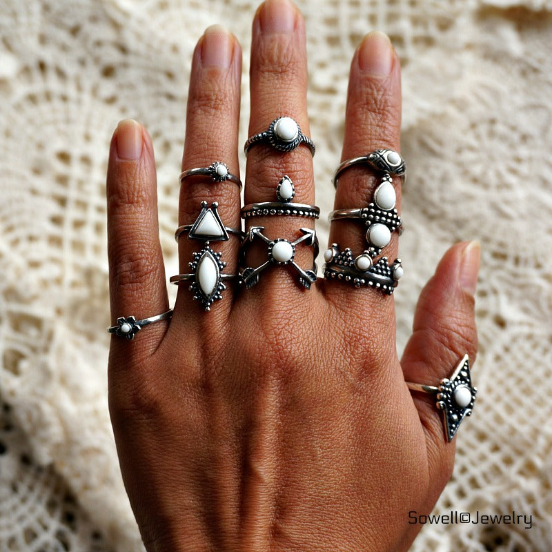 Bipana White Agate Ring