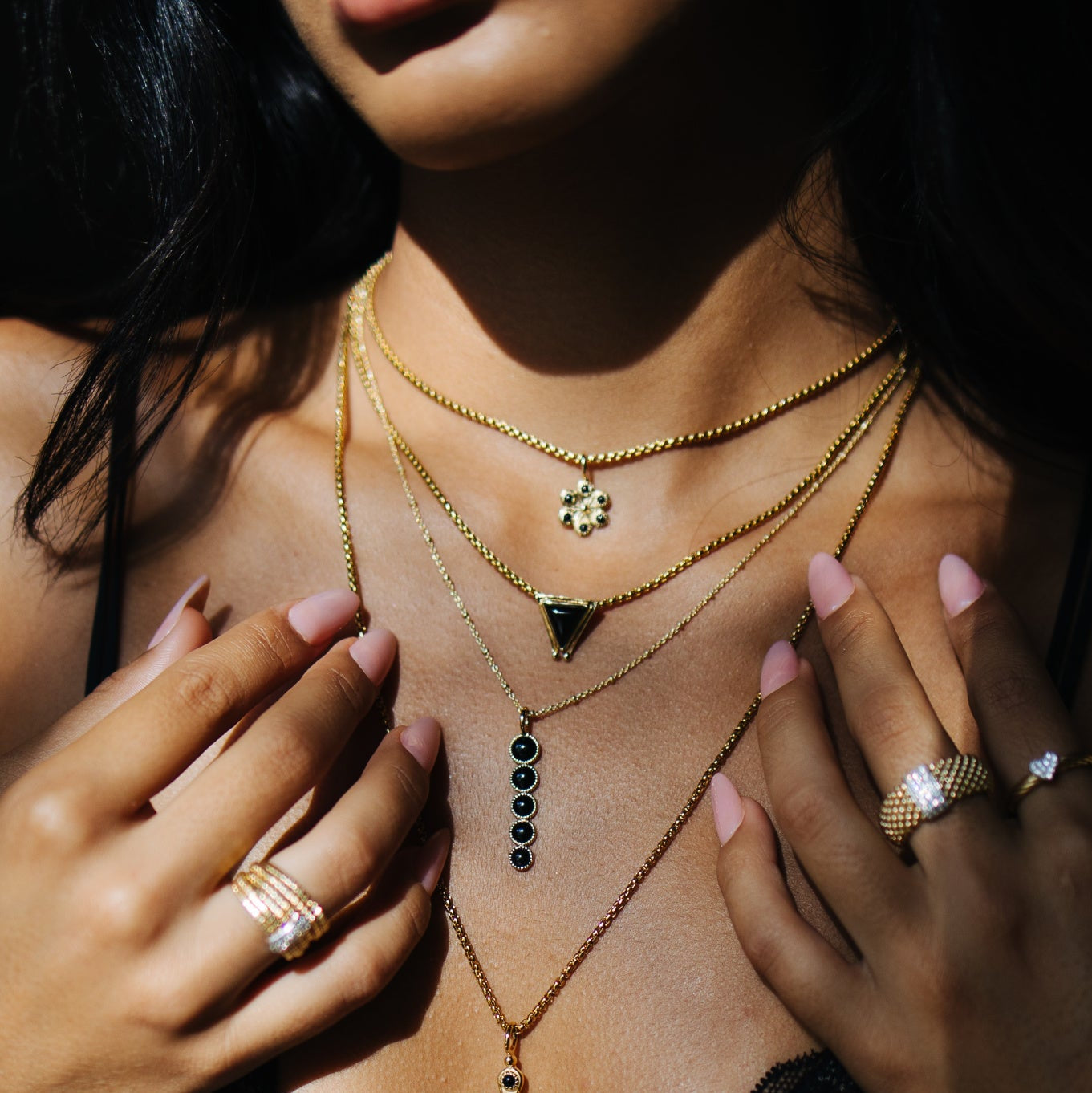 18K Gold Iris Necklace - Onyx