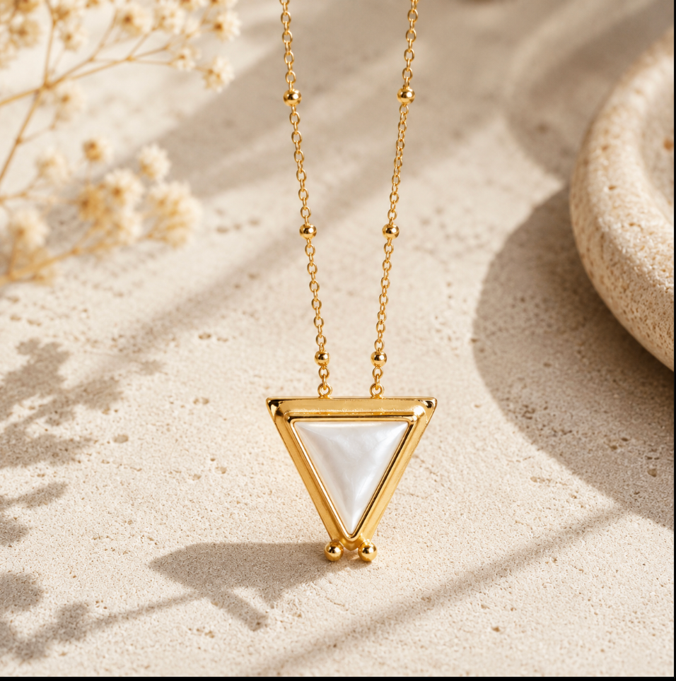 18K Gold Hanale Necklace - Mother Of Pearl