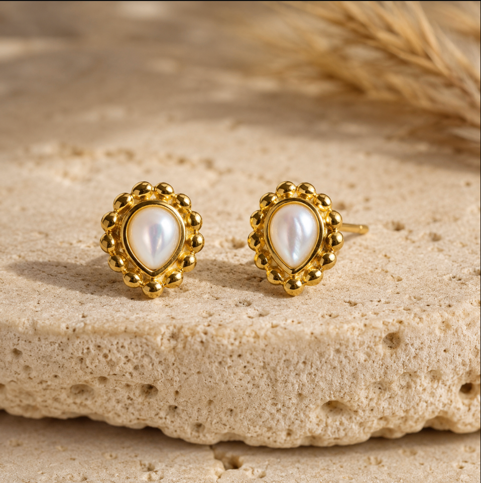 Maya 18k Gold Earrings - Mother of Pearl