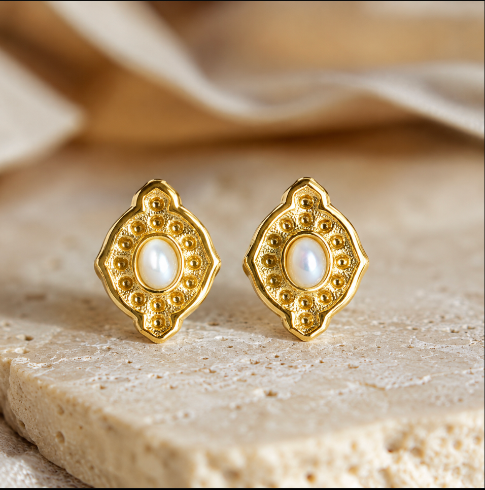 Yana 18k Gold Earrings - Mother of Pearl