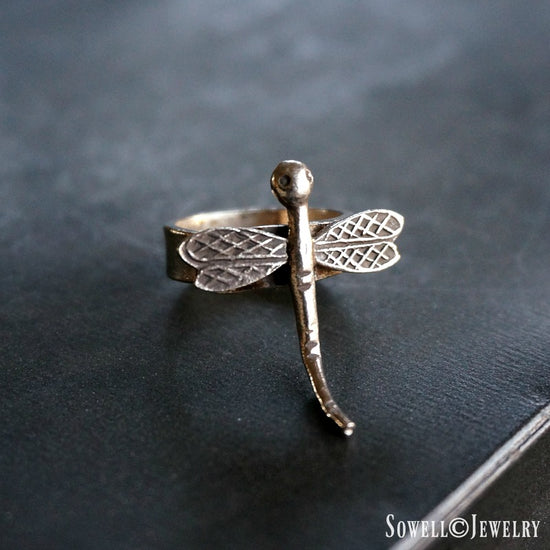 Load image into Gallery viewer, Silver Dragonfly Ring - SOWELL JEWELRY
