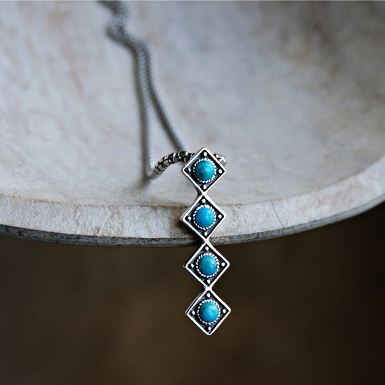 Load image into Gallery viewer, Itotia Turquoise Necklace
