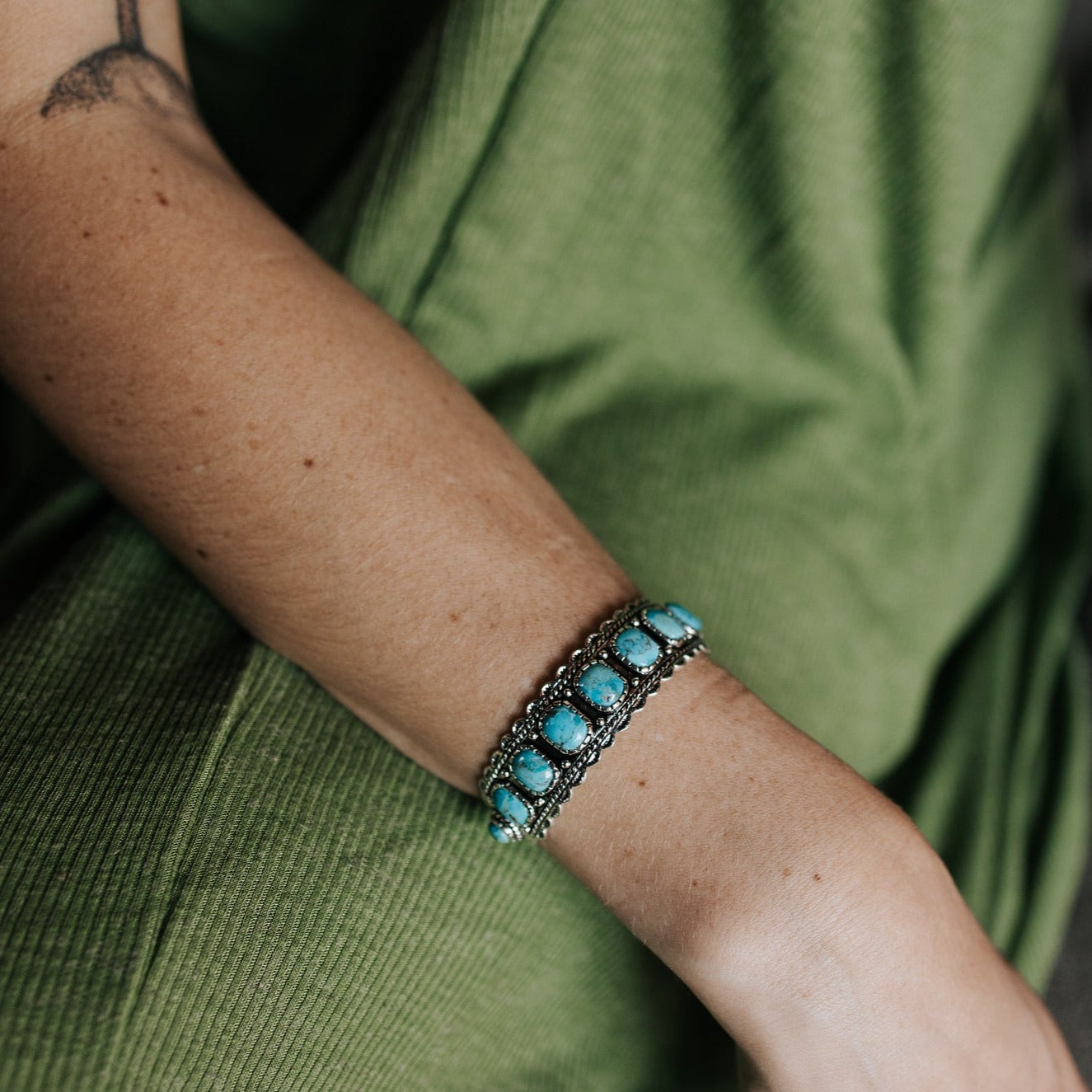 Load image into Gallery viewer, Rayna Turquoise Bracelet
