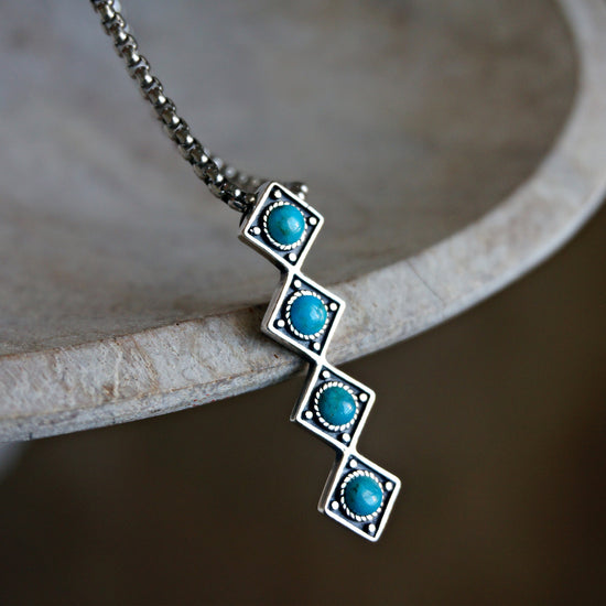 Load image into Gallery viewer, Itotia Turquoise Necklace
